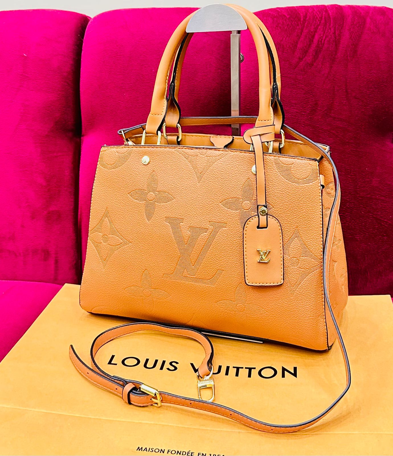 Louis Vuitton Women Bag – Soft, Premium & Elegant (Brown 2)