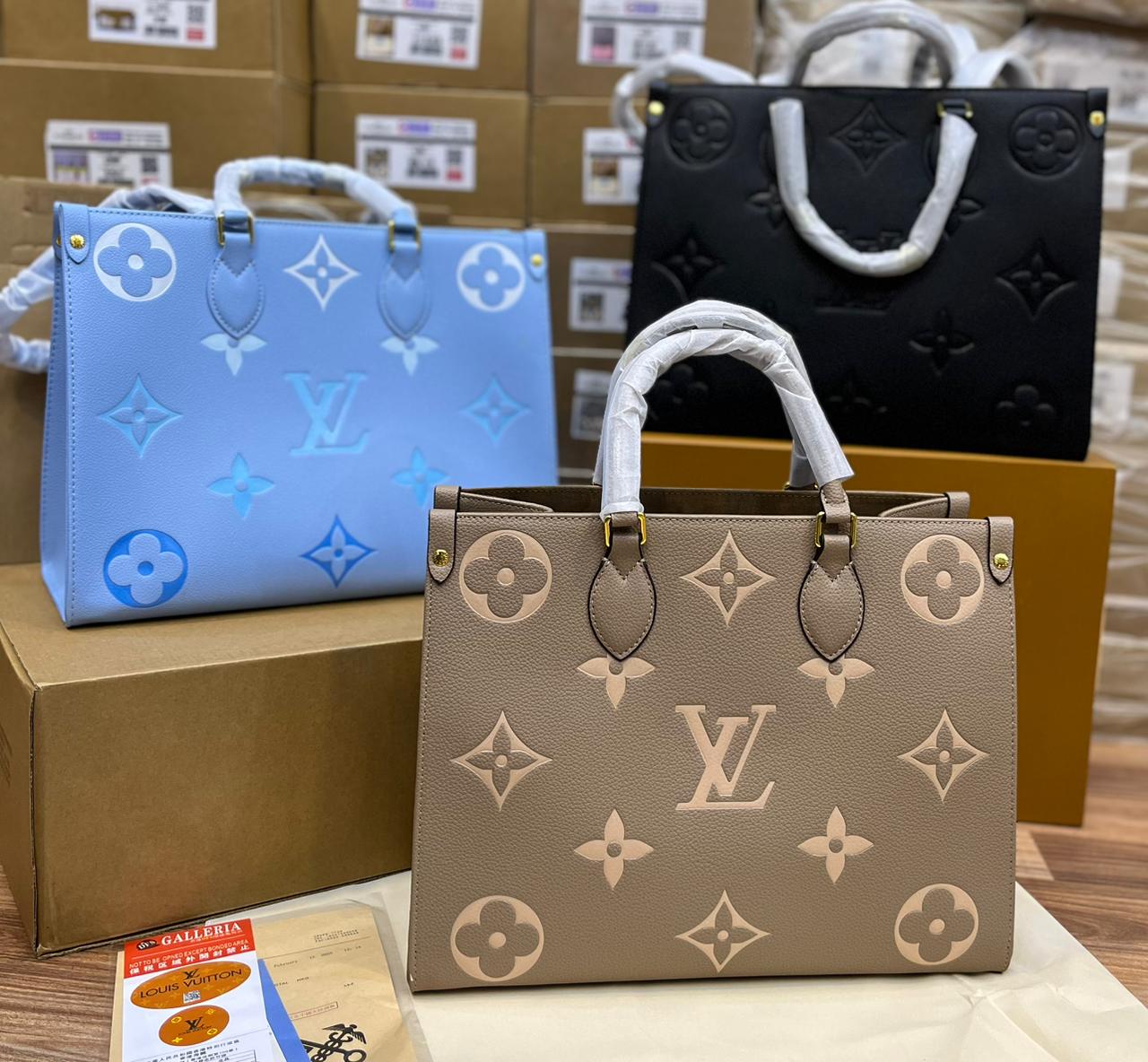 LOUIS VUITTON – ONTHEGO MM TOTE BAG (Beige)