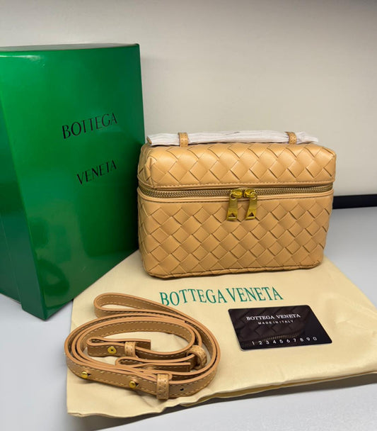 BOTTEGA VENETA Bang Bang Intrecciato Leather Vanity Case – Women Bag (Beige)