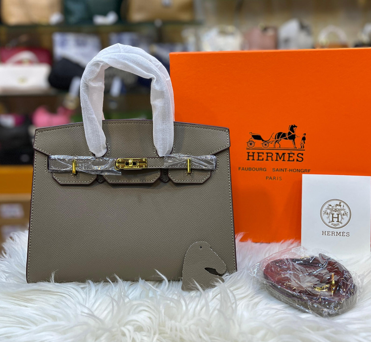 HERMÈS Birkin 25 Bleu Nuit Togo – Women Bag with Gold Hardware | Premium Collection (Beige)