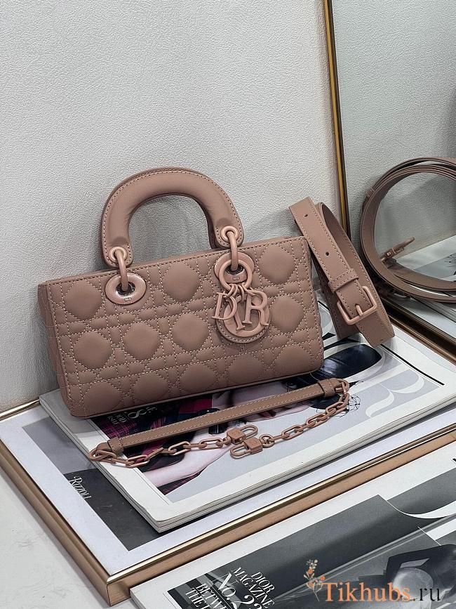 Christian Dior Master Quality Handbag – Premium Women Bag (Beige)