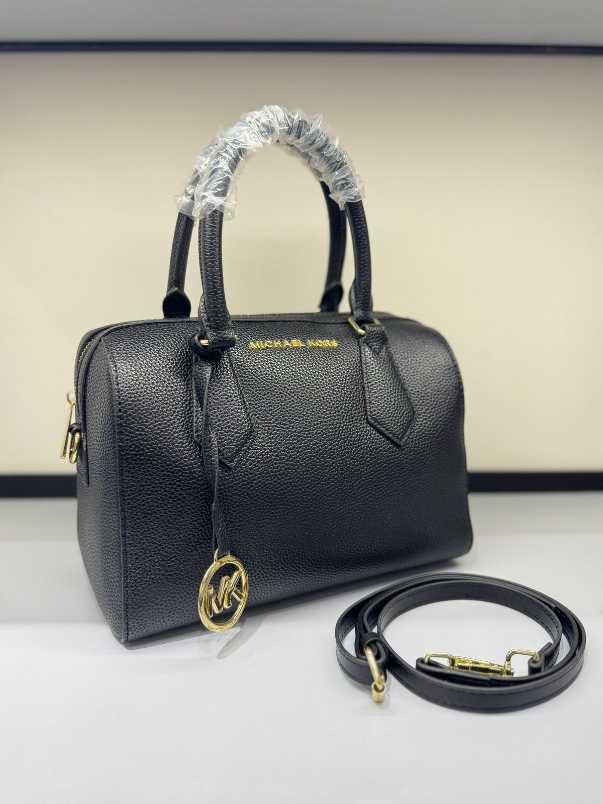 MICHAEL KORS BOSTON BAG – Women Bag (Black Design 1)