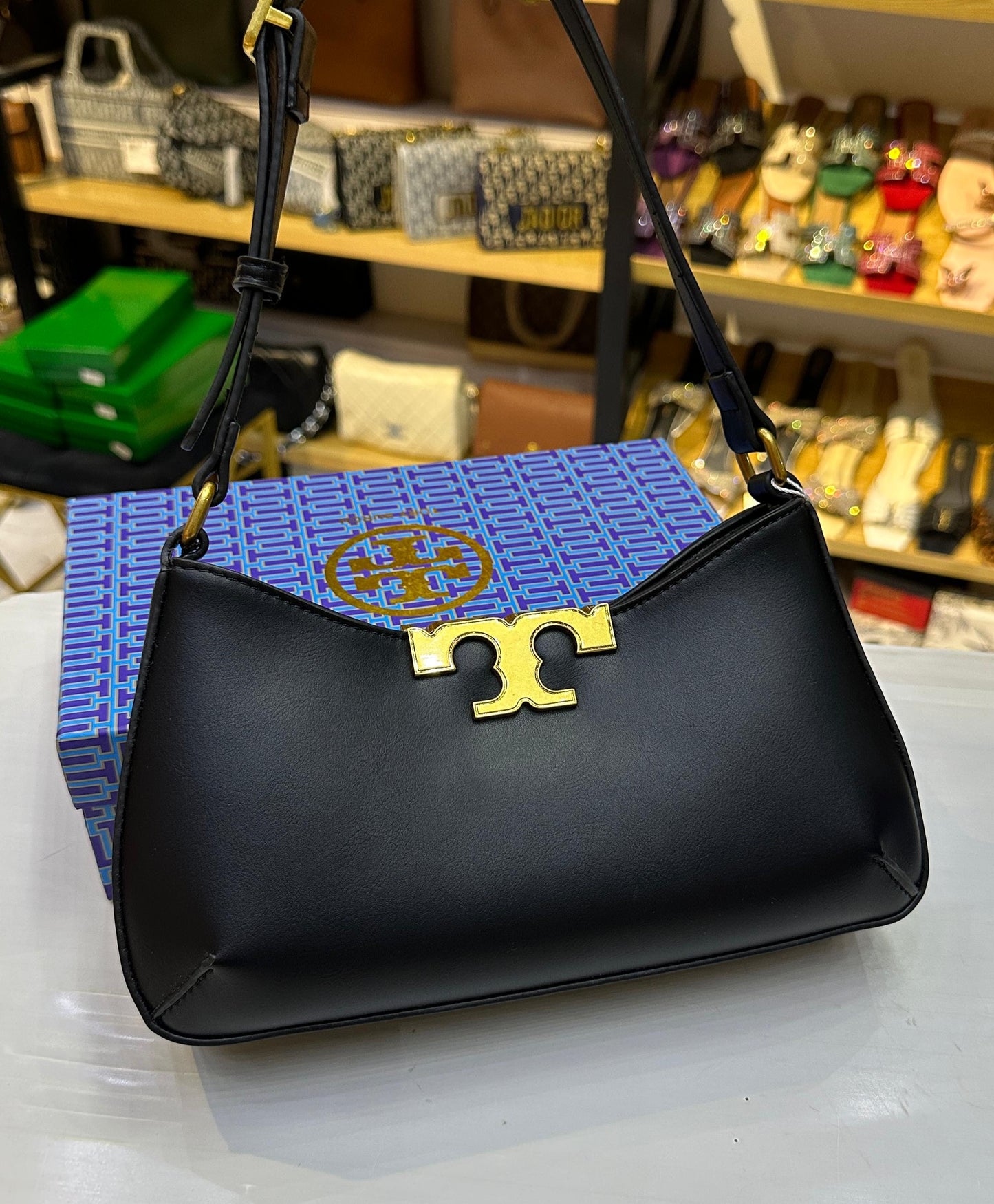 TORY BURCH – Master Series Handbag (Plain Black)