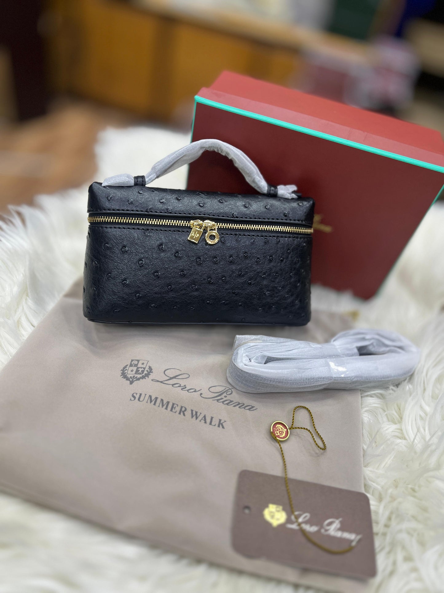 LORO PIANA Extra Pocket L19 Handbag (Black)