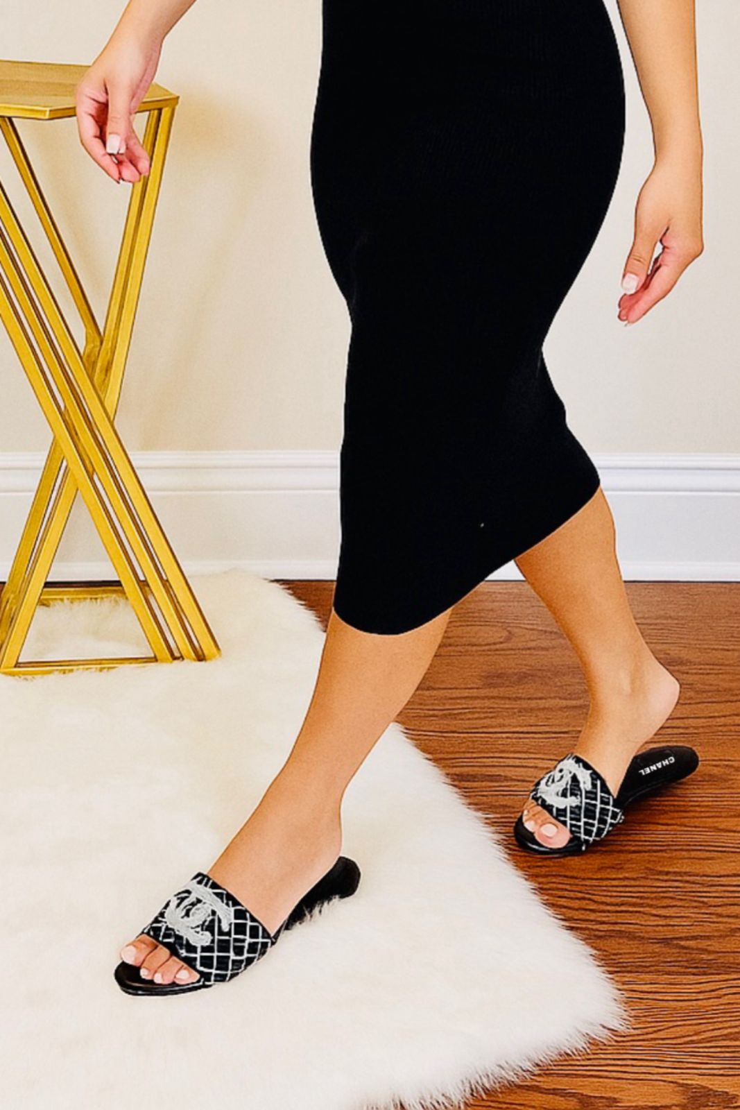 CHANEL Embroidered Pearl Slippers – Women Flat Slippers (Re_Stock) (Black)