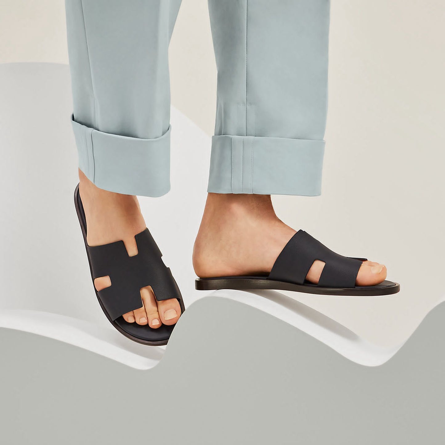 HERMÈS IZMIR – Women Sandals (Black)