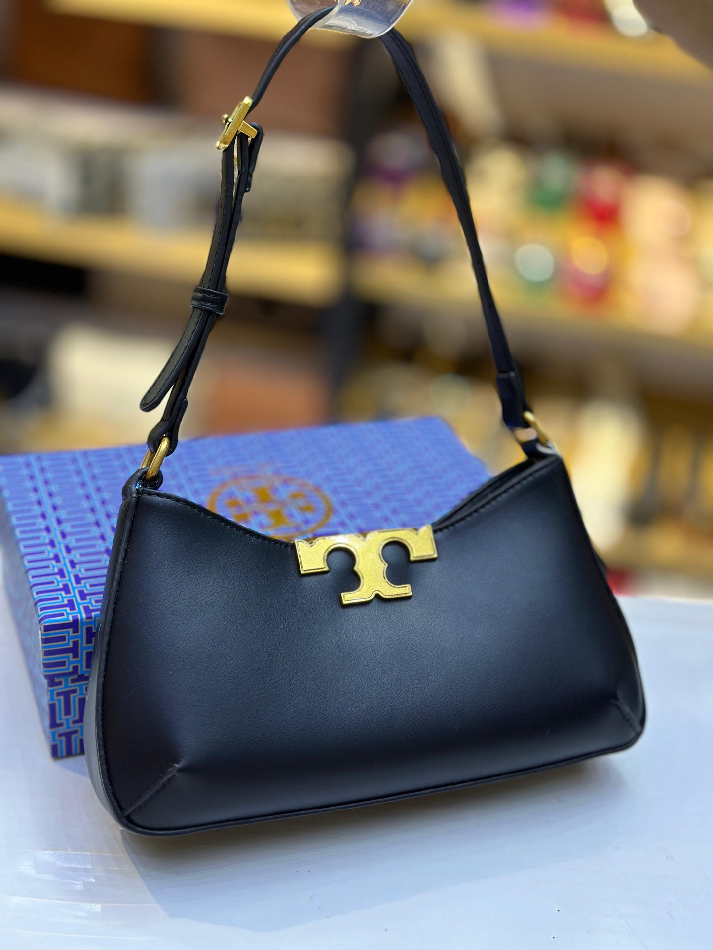 TORY BURCH – Master Series Handbag (Plain Black)