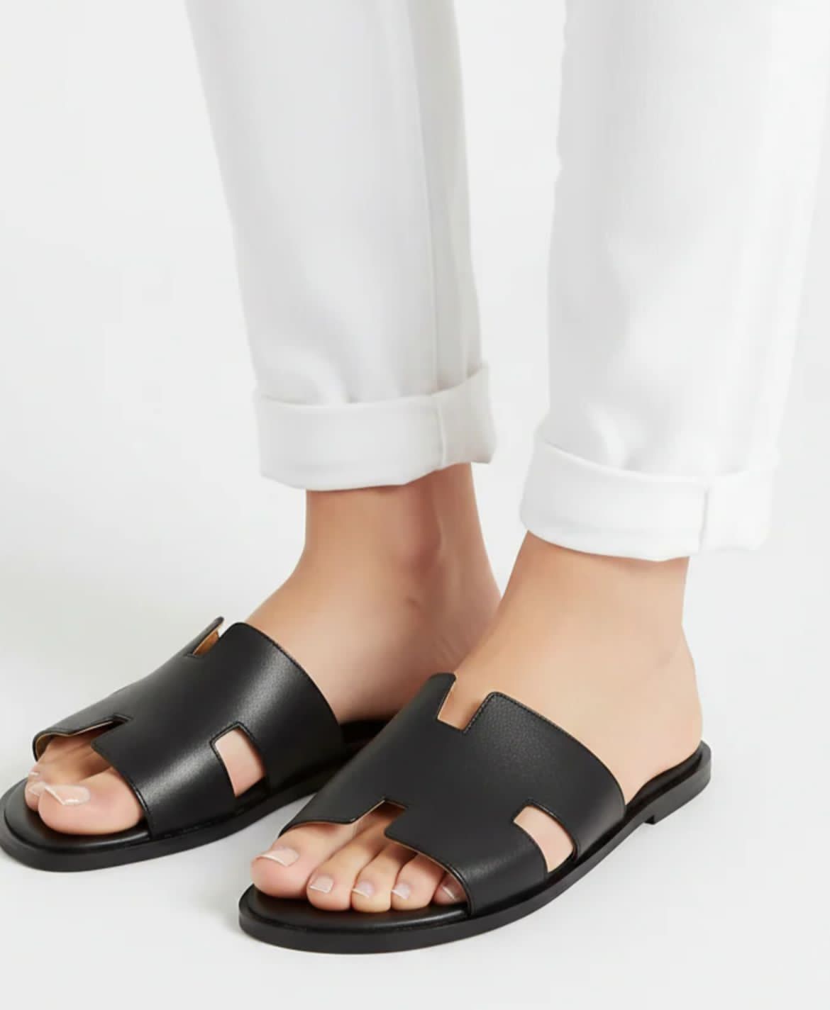 HERMÈS IZMIR – Women Sandals (Black)