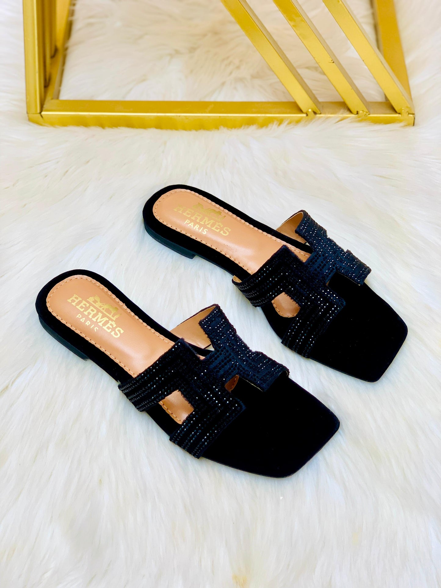 HERMES RESTOCK – Women Flat Slippers (Black)