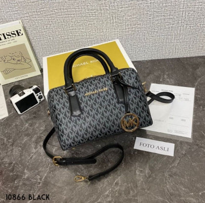 MICHAEL KORS BOSTON BAG – Women Bag (Black Design 2)