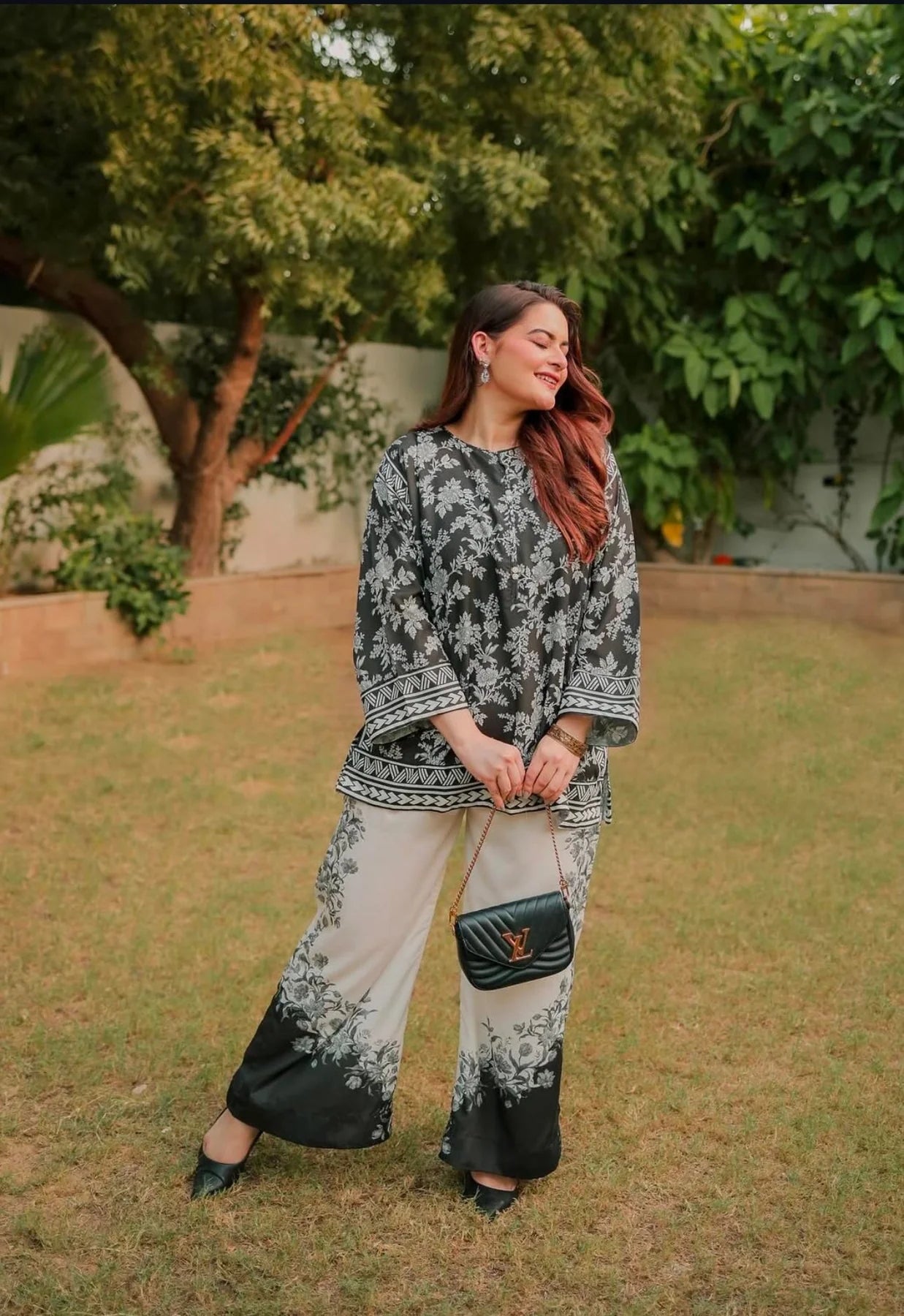 DILRUBA TRENDING ARTICLE 2PC STITCHED (Grey & Black)