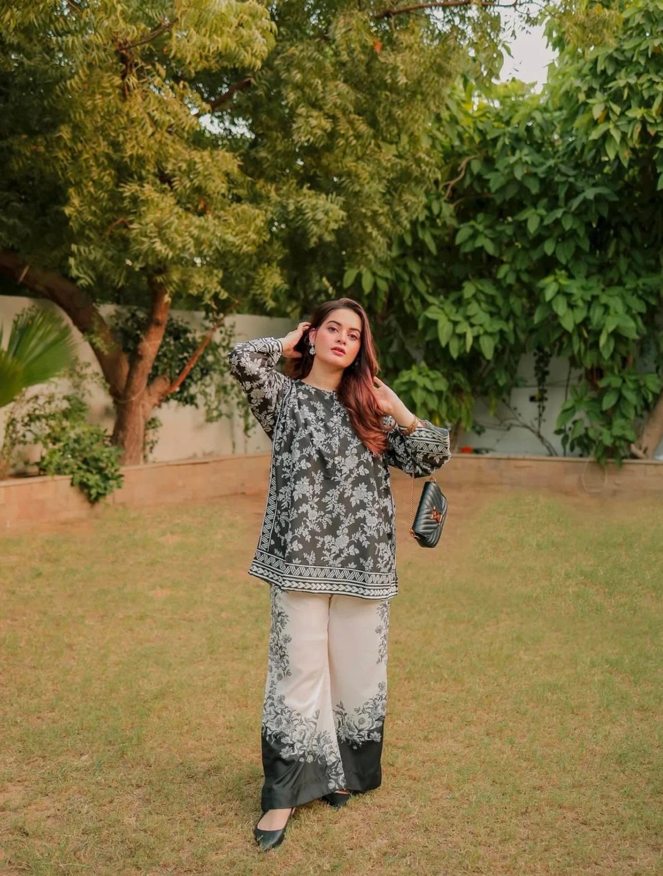 DILRUBA TRENDING ARTICLE 2PC STITCHED (Grey & Black)
