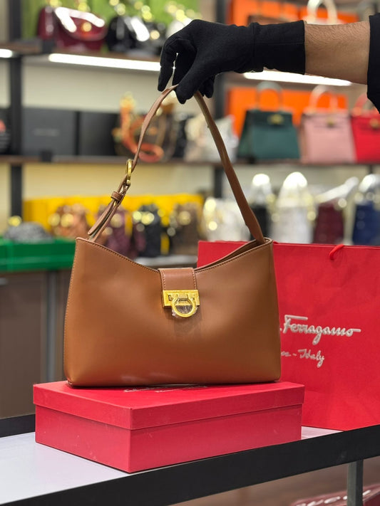 FERRAGAMO TRIFOLIO – Women Bag | Luxury Shoulder Bag with Gancini Clasp (Brown)