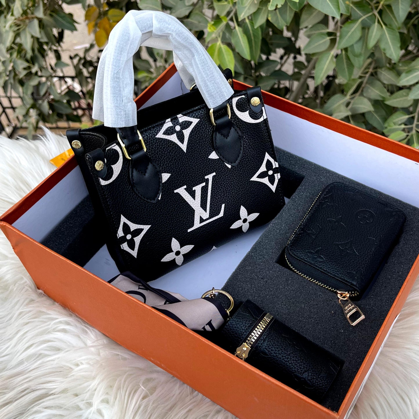 LOUIS VUITTON Women Bag – 3 PCS Set | Handbag, Card Holder & Coin Pouch (Black & White)