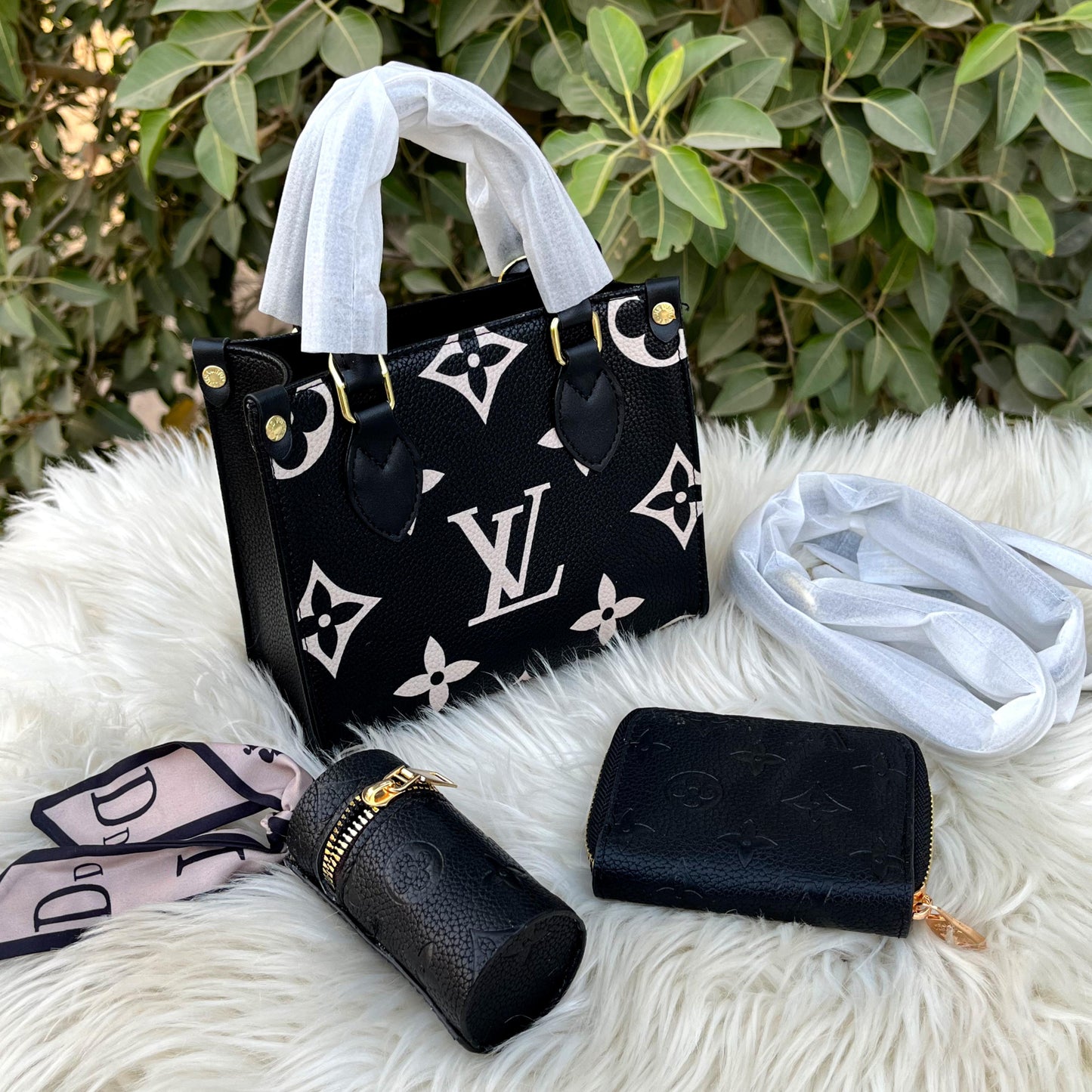 LOUIS VUITTON Women Bag – 3 PCS Set | Handbag, Card Holder & Coin Pouch (Black & White)