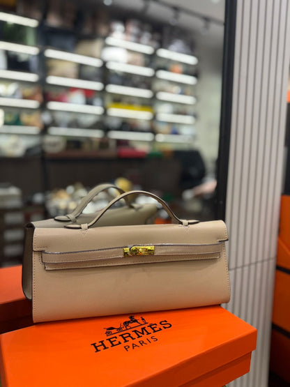 HERMÈS Kelly Cut Clutch – Luxury Women Bag in Gold-Toned Hardware | Premium Quality (Cream)