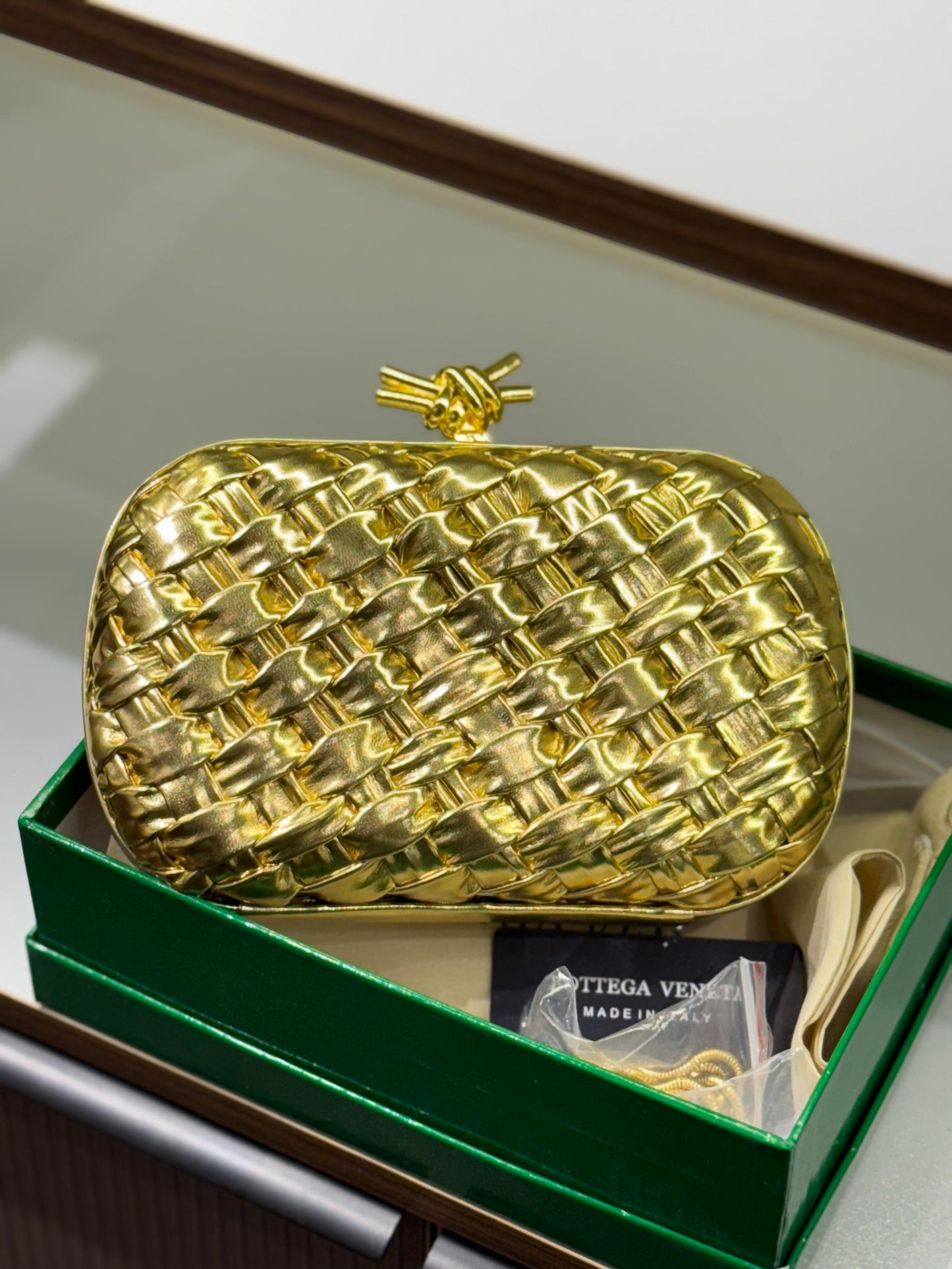 Bottega Veneta Knot Clutch – Premium Quality (Gold)