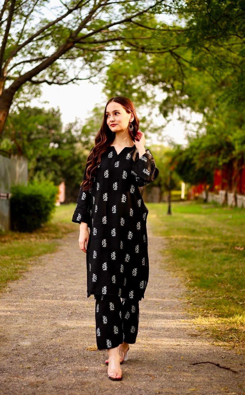 Saleha 2Pcs Stitched Suit (Black)