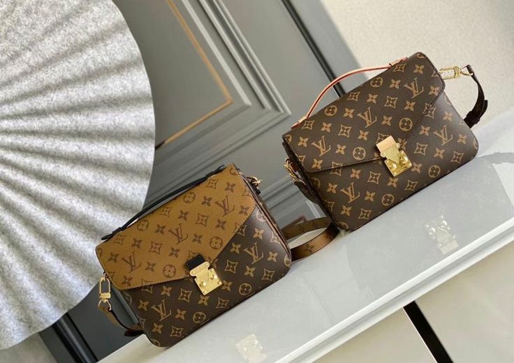 LOUIS VUITTON – Luxury Leather Women Bag (Beige Brown)
