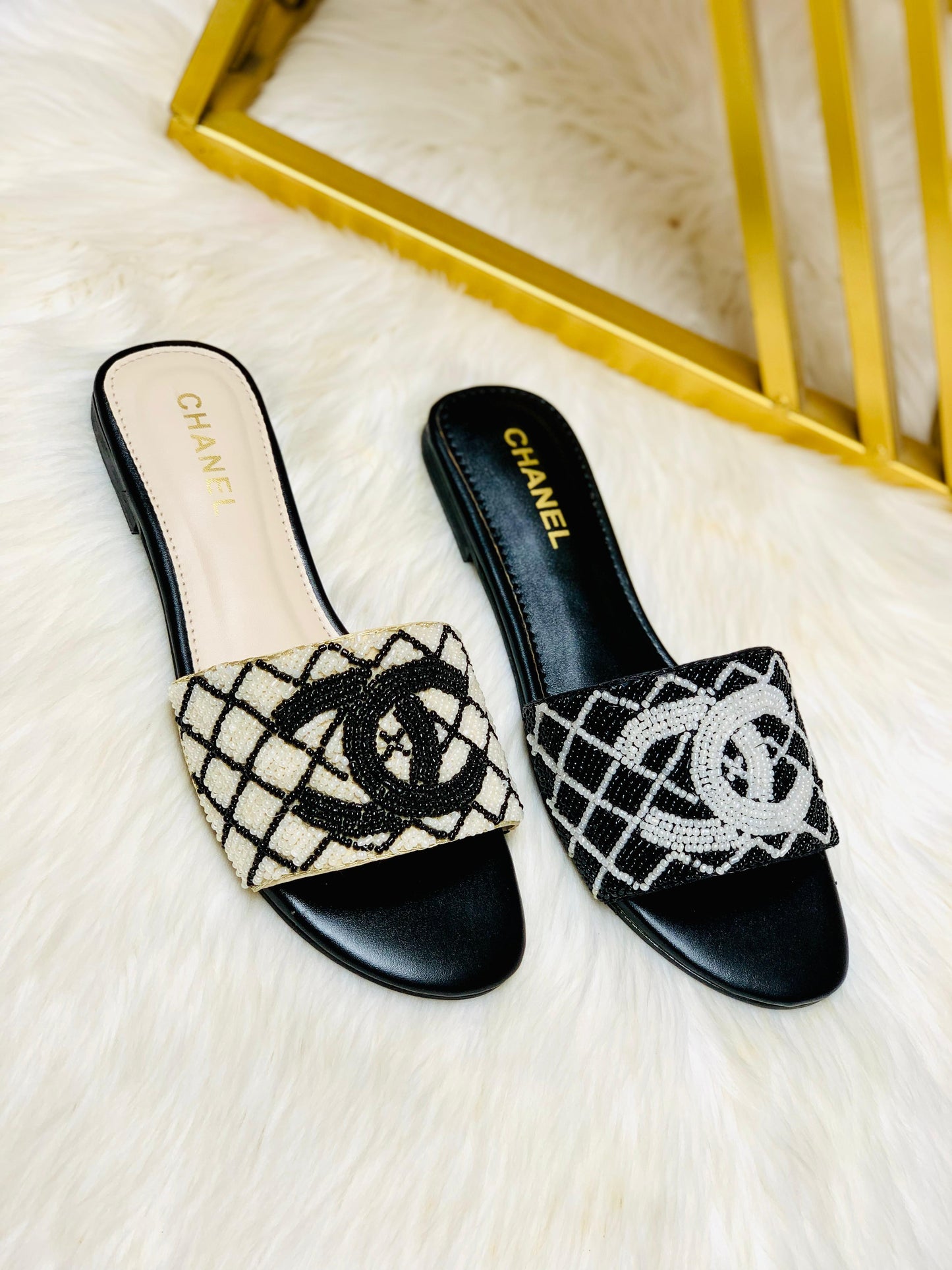 CHANEL Embroidered Pearl Slippers – Women Flat Slippers (Re_Stock) (Black)
