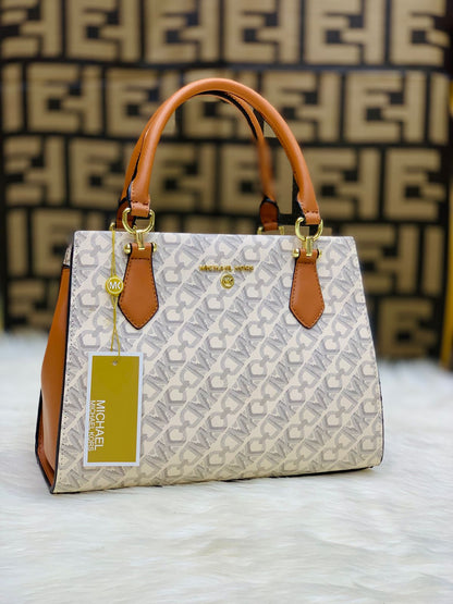 MICHAEL KORS NEW DESIGN – Women Bag (Off White)
