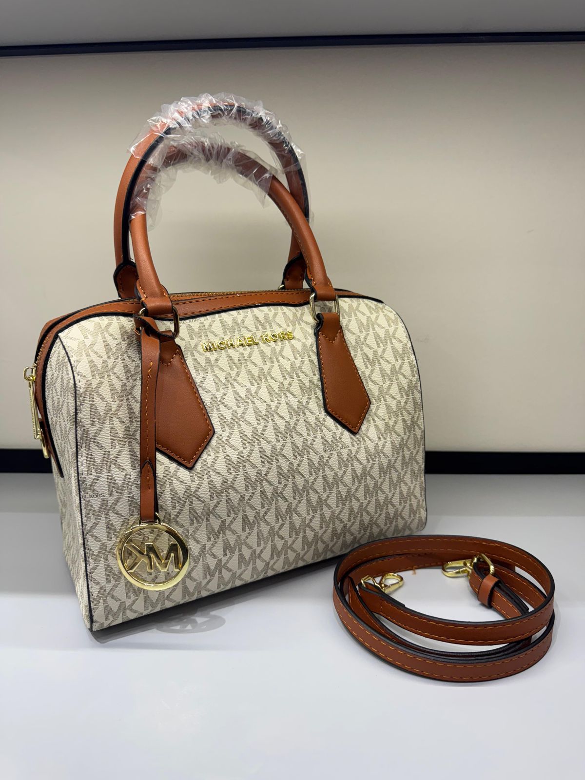 MICHAEL KORS BOSTON BAG – Women Bag (Off White)