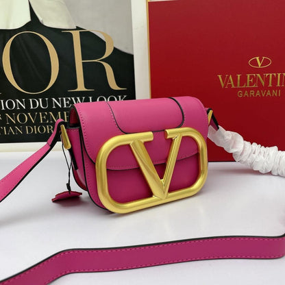 V-a-l-e-n-t-i-n-o Garavani Supervee Small Women Bag (Pink)