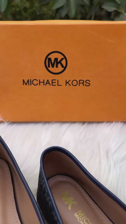 Michael Kors Pumps – Elegant Women’s Footwear with Brand Box (Grey)