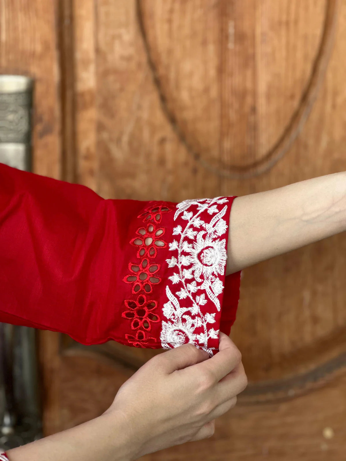 Cutwork Stitched 2p (Red)