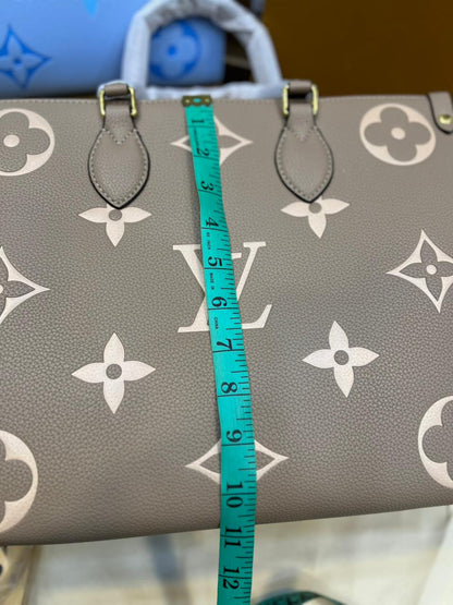 LOUIS VUITTON – ONTHEGO MM TOTE BAG (Beige)