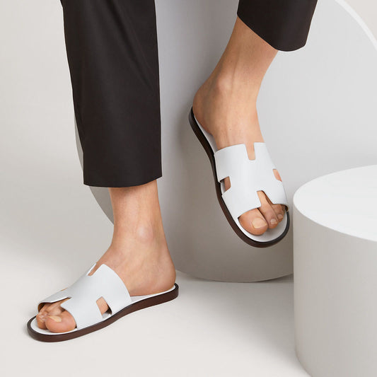 HERMÈS IZMIR – Women Sandals (Off White Black)